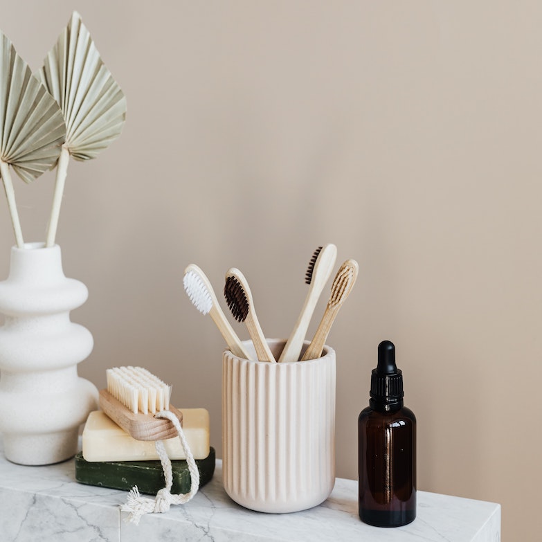 methode-rangement-salle-de-bain agenda et plante pour mission home-management